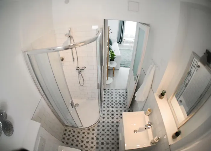 Raba Apartman House