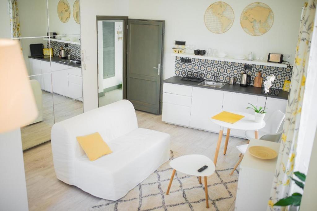 Raba House * גיור